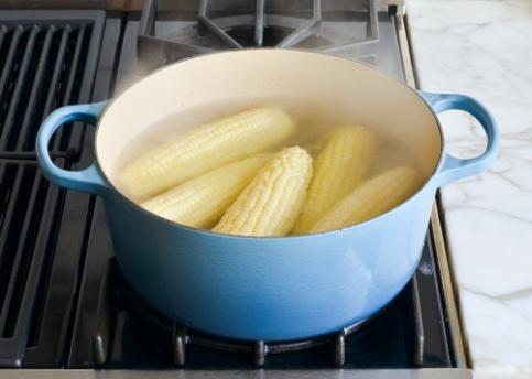 Prepare the corn kernels