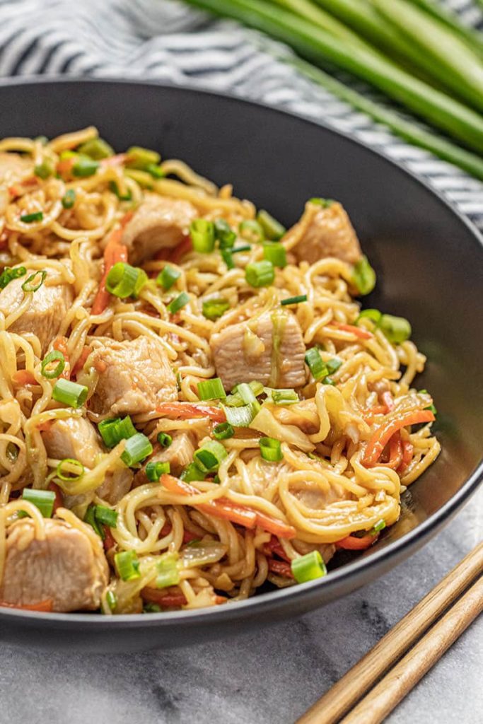 How To Make Easy Chicken Chow Mein
