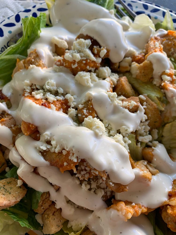 BAKED BUFFALO CHICKEN NUGGETS SALAD