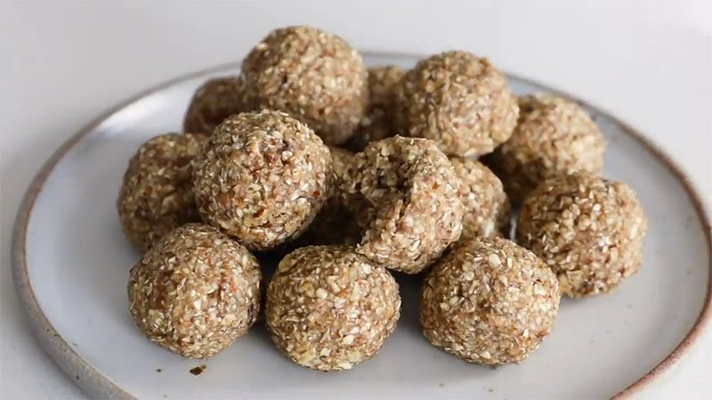 Banana Bread Energy Balls