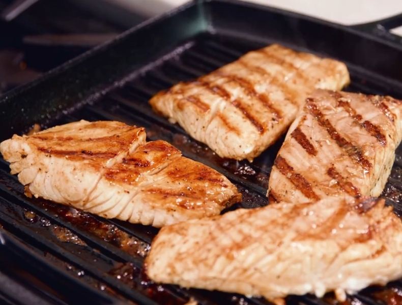 delicious grilled halibut recipe with honey and lemon