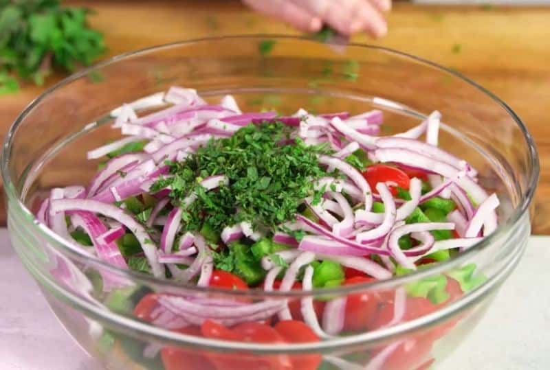 Healthy Mediterranean Chickpea Salad 4
