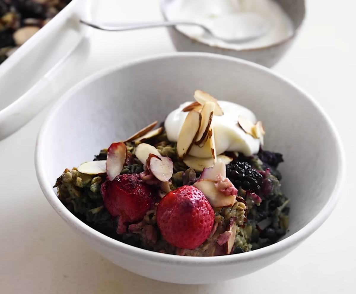 Baked Oatmeal With Mixed Berries